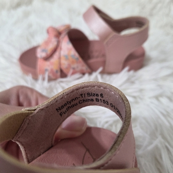 Blowfish Malibu Pink floral Toddler Naelynn Strappy Flat Sandals size 6 Summer - Picture 7 of 7
